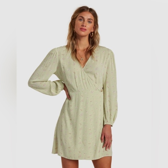 Billabong Green Ditsy Floral Lotta Love Gauzy Wrap Dress Boho Beachy - Picture 2 of 11